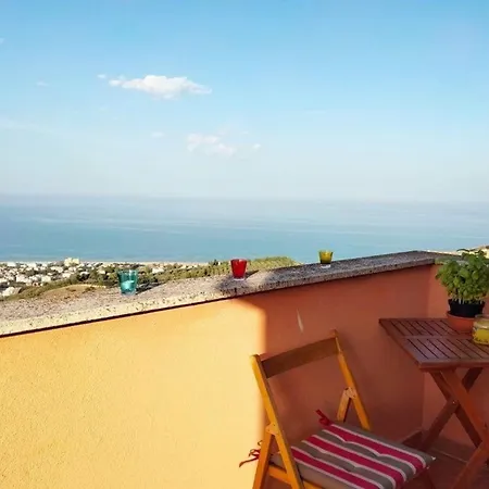 Gemuetliches In Montepagano Mit Kleiner Terrasse Und Meerblick Lägenhet