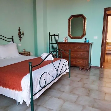 Gemuetliches In Montepagano Mit Kleiner Terrasse Und Meerblick *